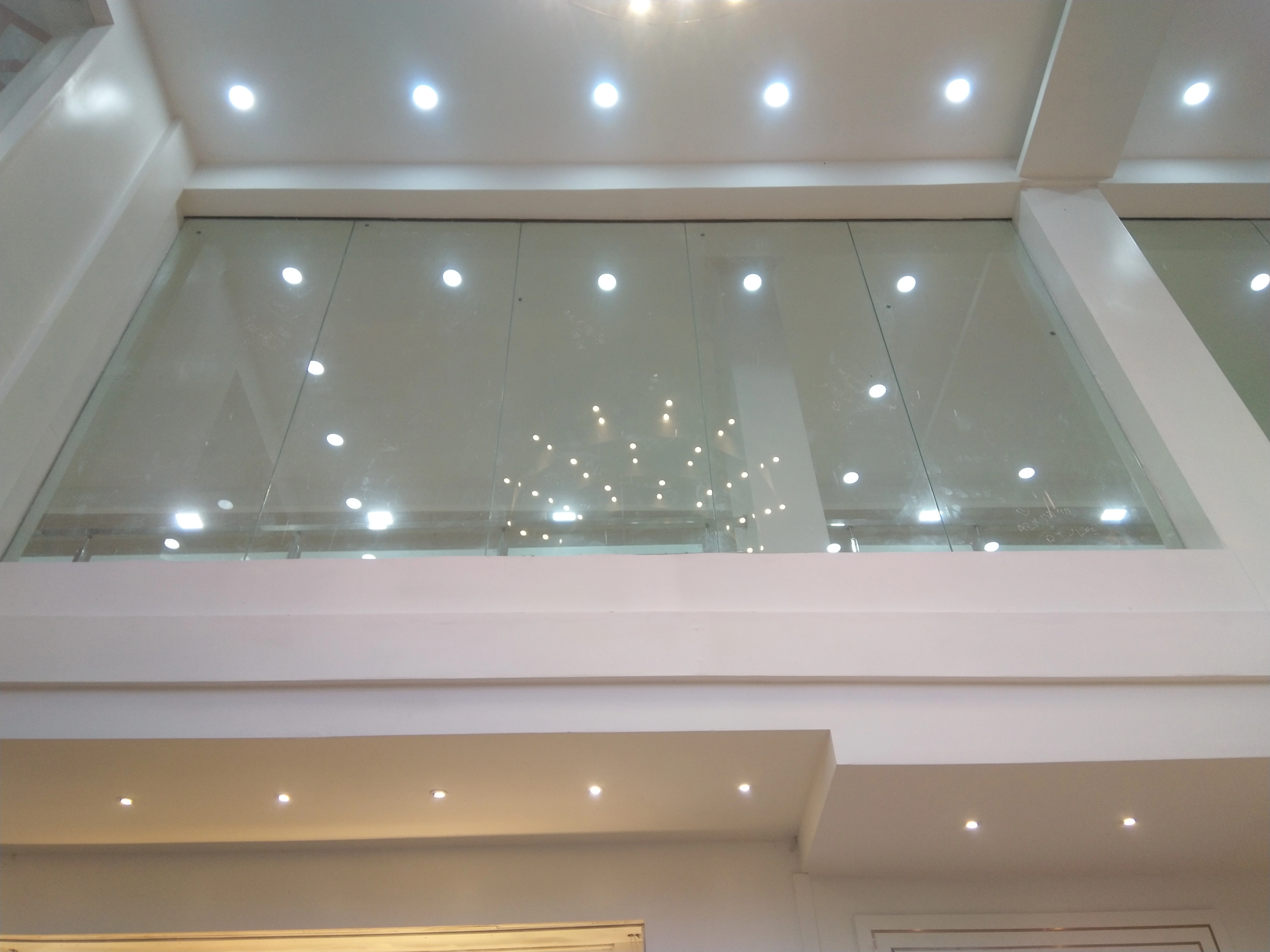 Modern Glass Fitting